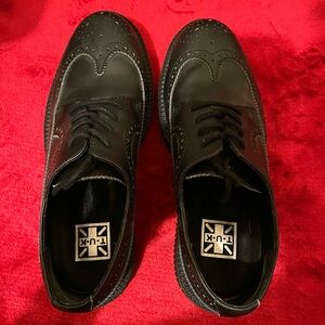 T.U.K Men's Classic Black Oxfords